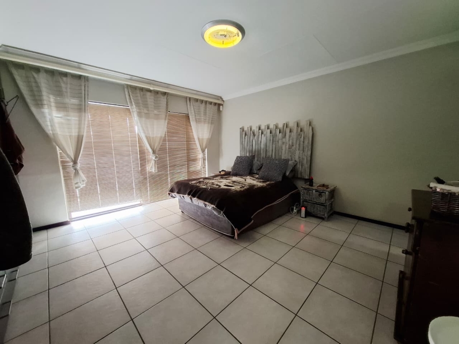 3 Bedroom Property for Sale in Langenhovenpark Free State